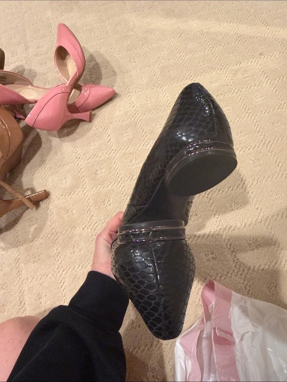 Naturalizer Black Pointed Snake-Texture Flats
